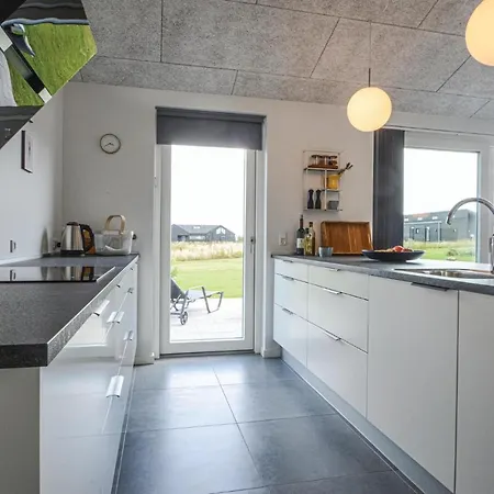 Nyaraló Awesome In With Kitchen